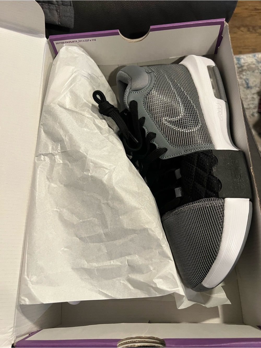 Gray and Black Athletic Sneakers LeBron Witness 10.5 men’s - Picture 7 of 7
